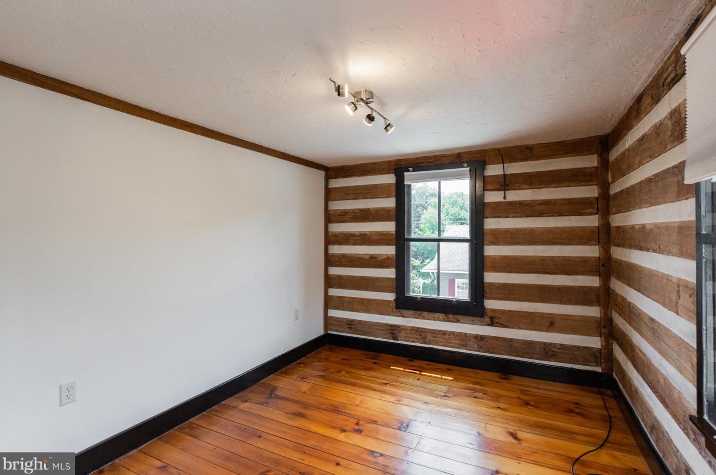 466 Market St, Marietta PA 17547-1608 exterior