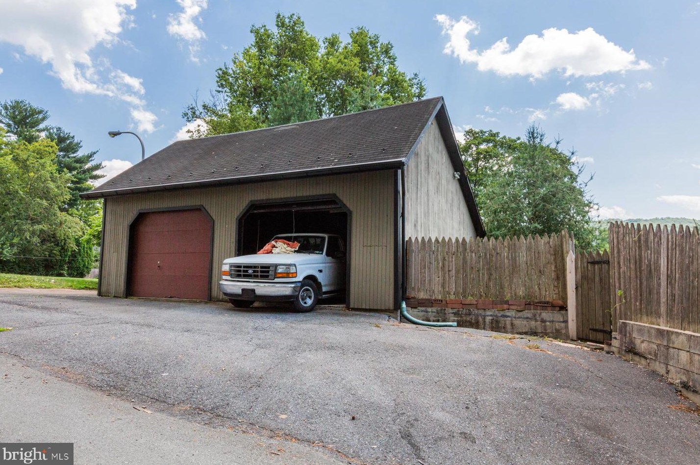 466 Market St, Marietta PA 17547-1608 exterior