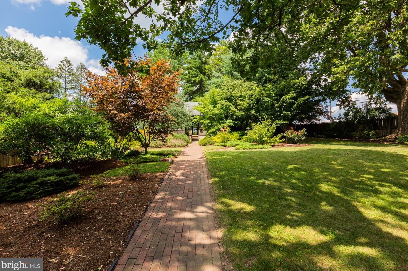 466 Market St, Marietta PA 17547-1608 exterior