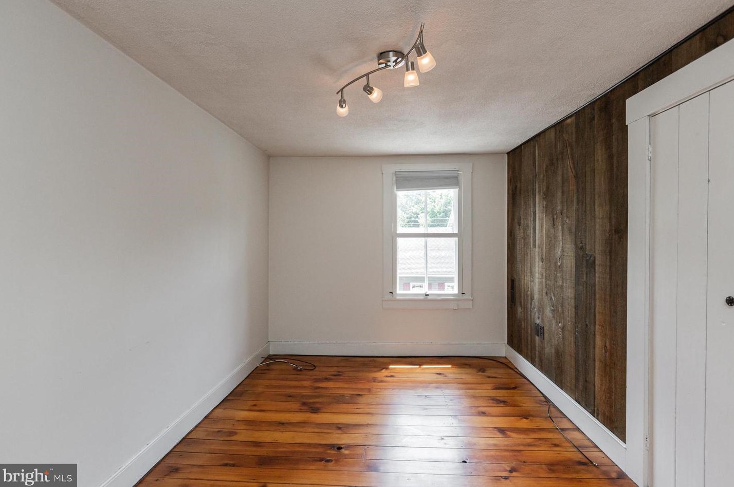 466 Market St, Marietta PA 17547-1608 exterior