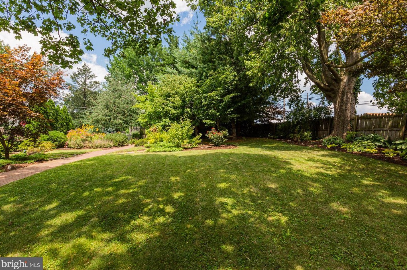 466 Market St, Marietta PA 17547-1608 exterior