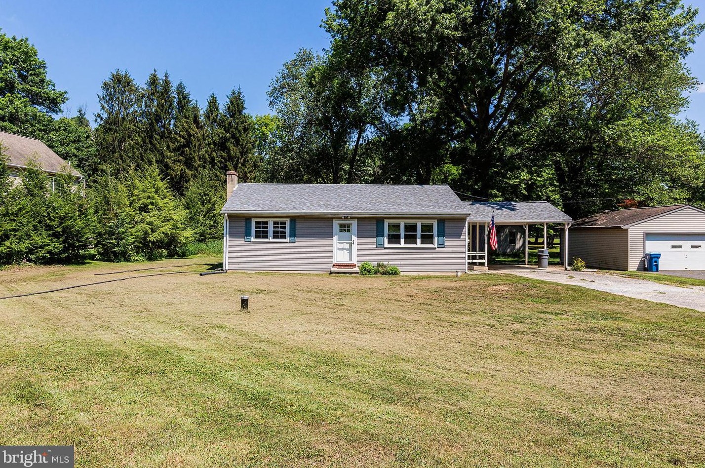 609 Sycamore Dr, Kinderhook, PA 17512-9758
