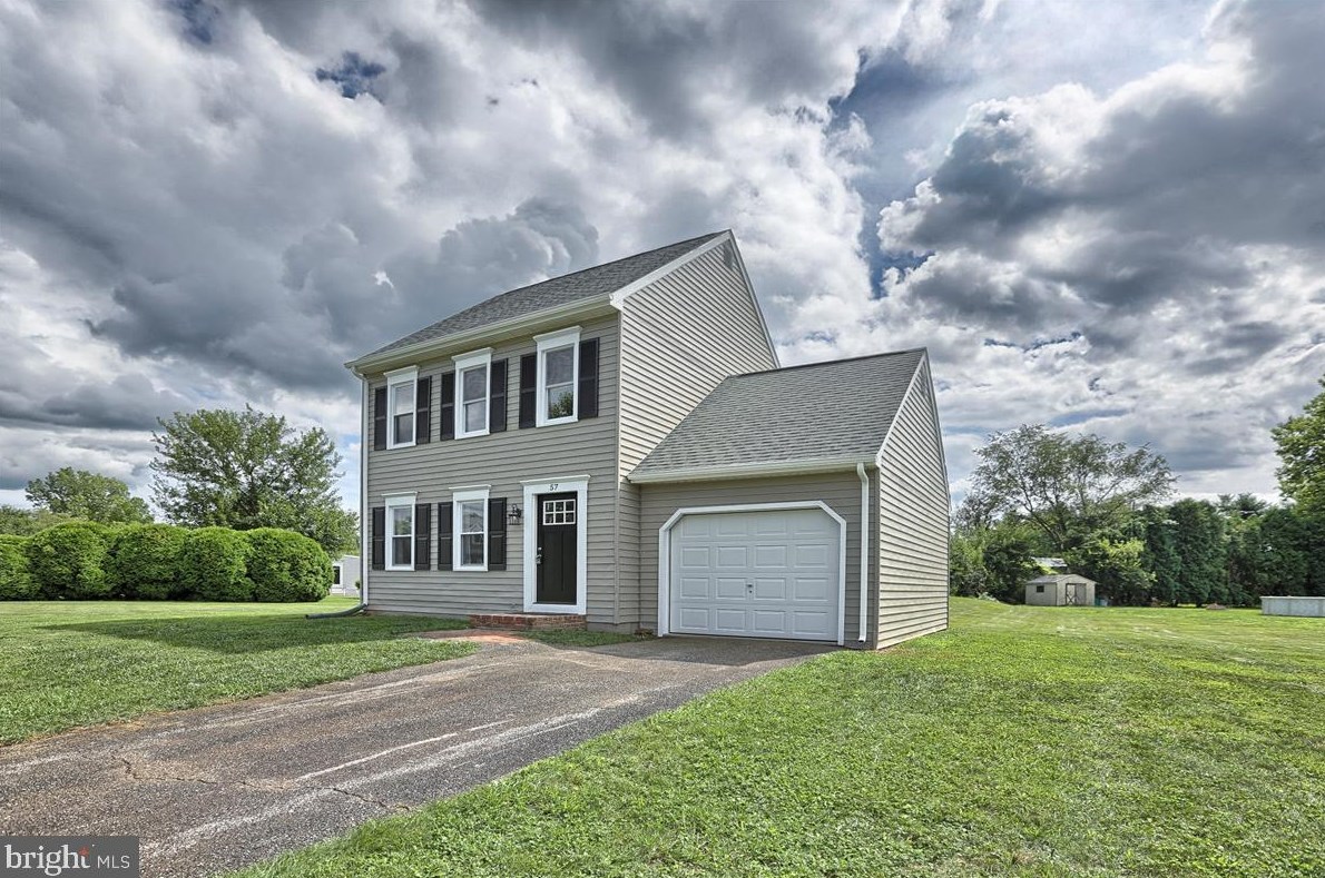 57 Saddler Dr, Bartville, PA 17509
