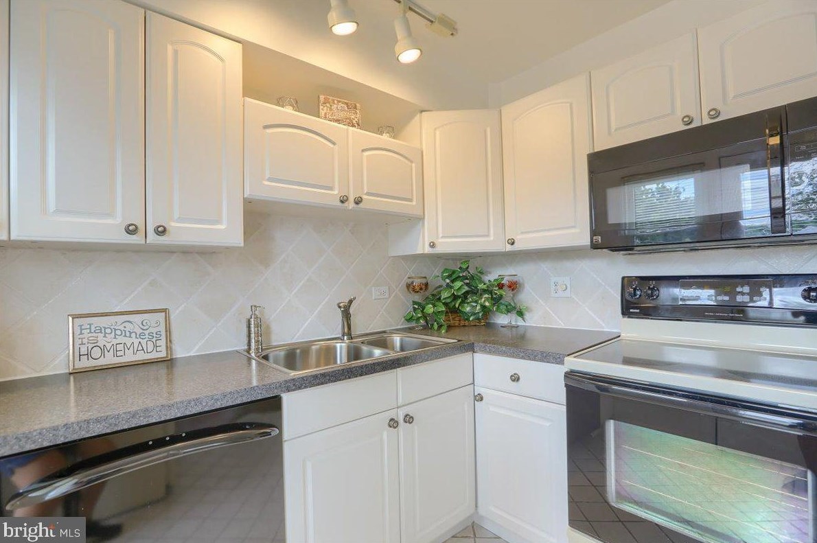 1733 Windsor Ave, Lancaster, PA 17601