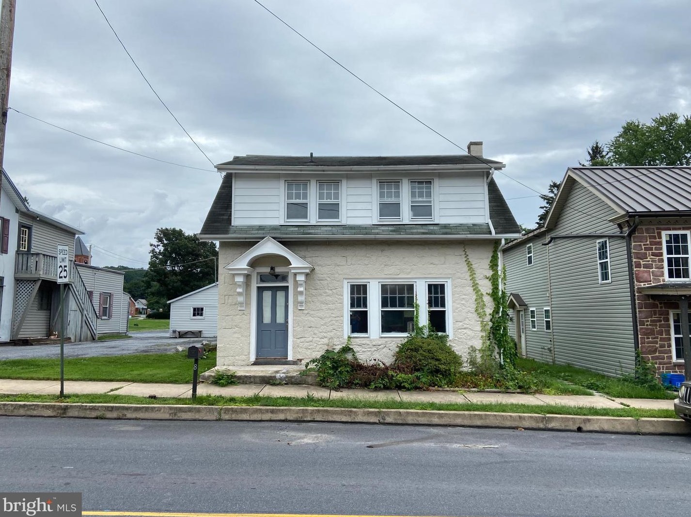 8 S Reamstown Rd, Schoeneck, PA 17578