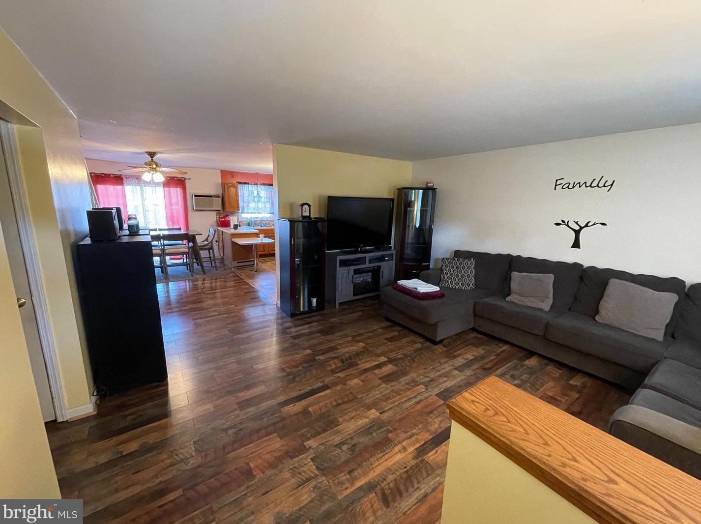 102 Stone House Ln, Kinderhook, PA 17512-9406