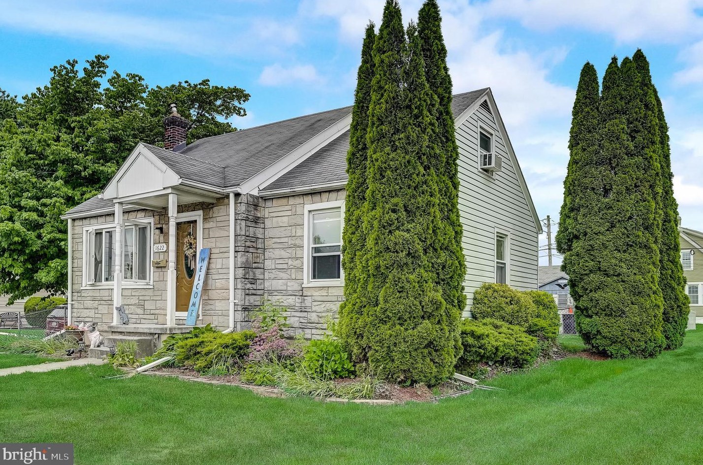 1622 Chapel Ave, Allentown, PA 18103-5043