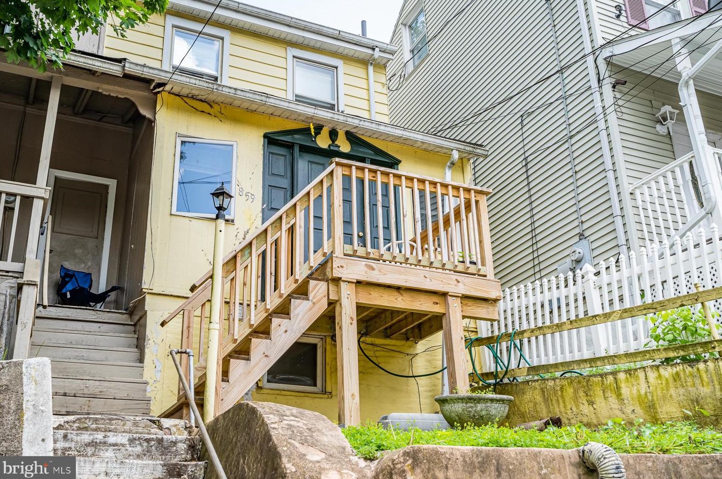 859 Constitution Dr, Allentown, PA 18103-3395