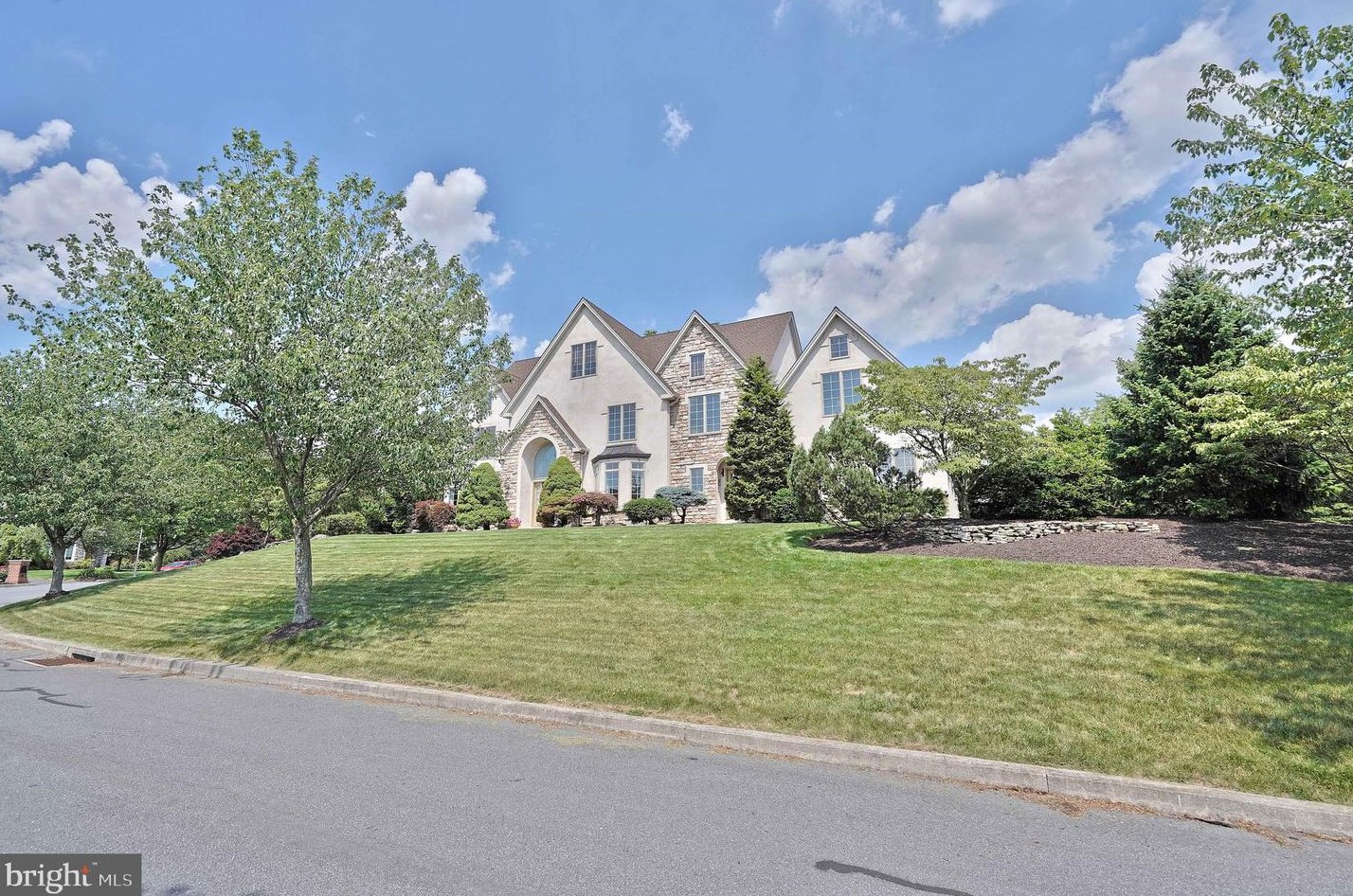 1615 Fieldstone St, Allentown, PA 18106-9138
