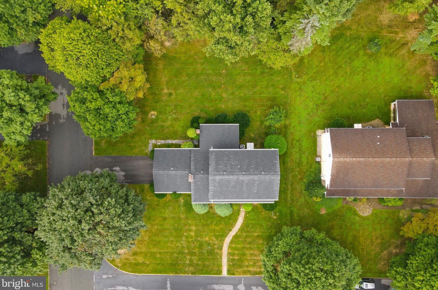1402 Cedarwood Rd, Allentown, PA 18104-2112