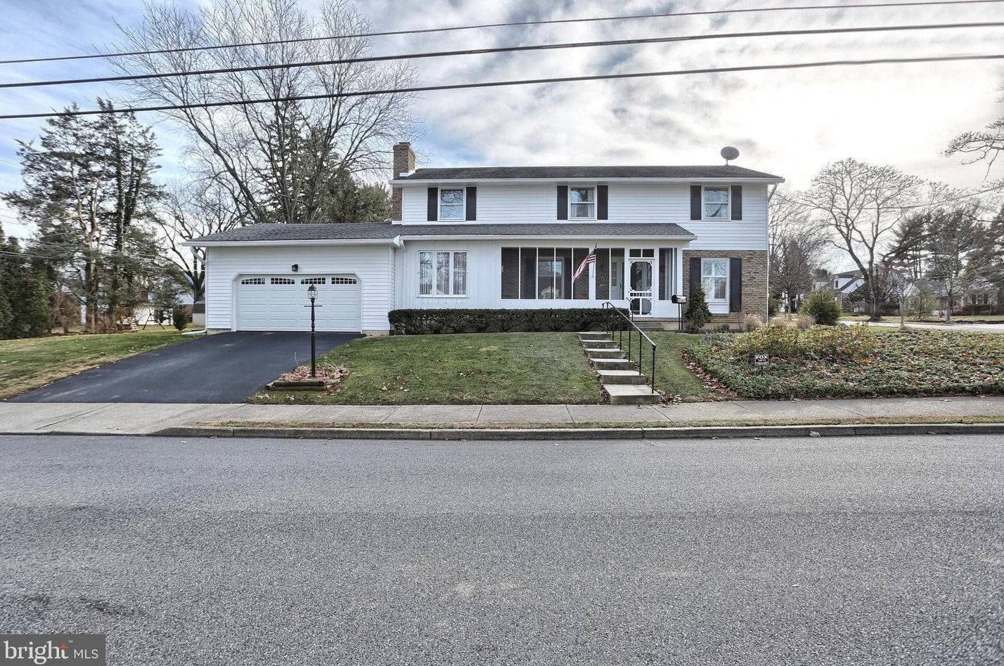 1030 Raymond Ave, Bethlehem, PA 18018-2159