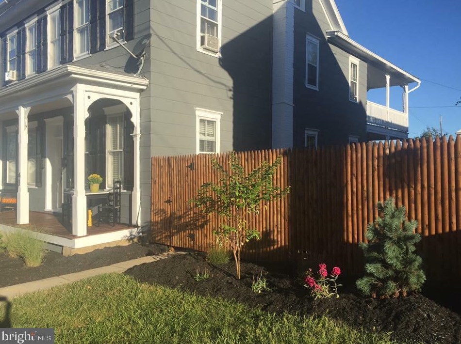 41 Penn Ave, Lebanon, PA 17042-3226