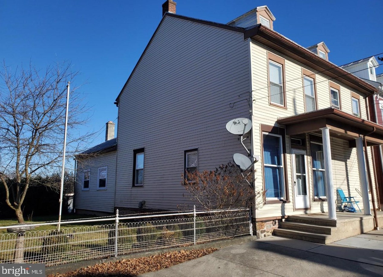 137 Market St, Bordnersville, PA 17038-9522