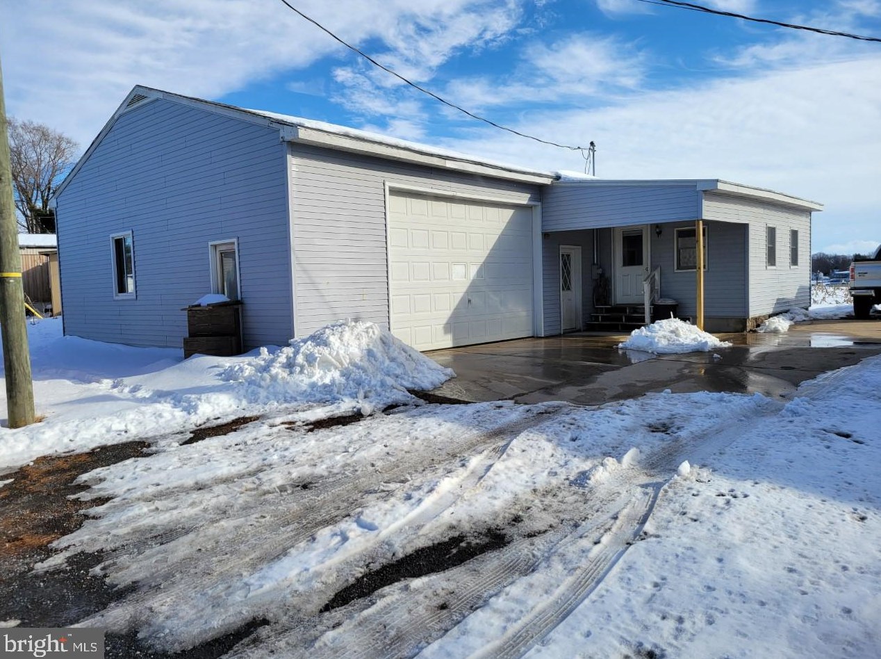 2012 Jay St, Lebanon, PA 17046-1827