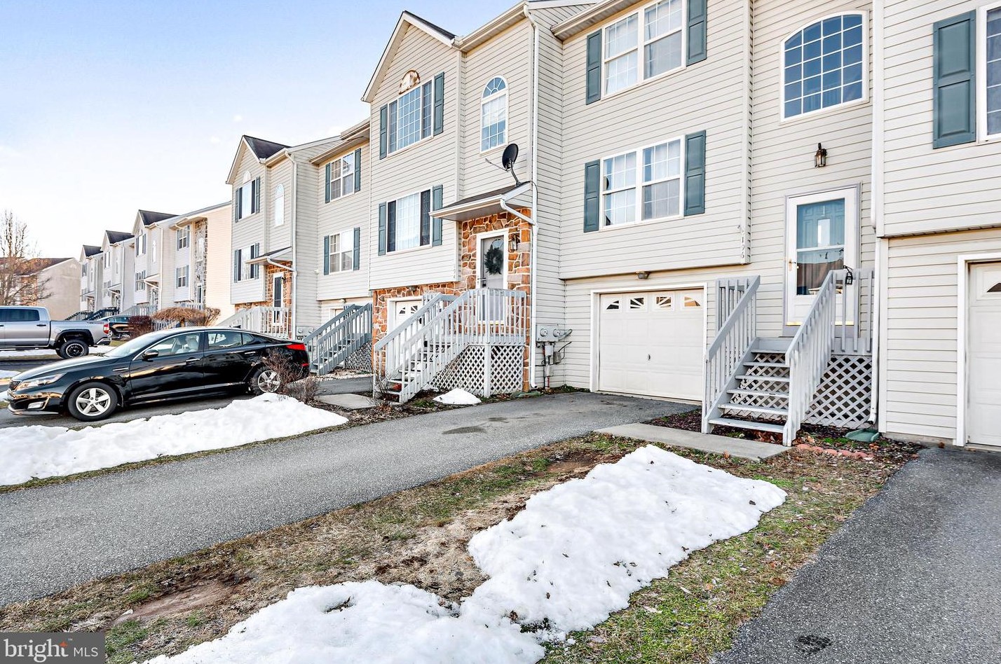 196 Riders Way, Lebanon, PA 17042-8702