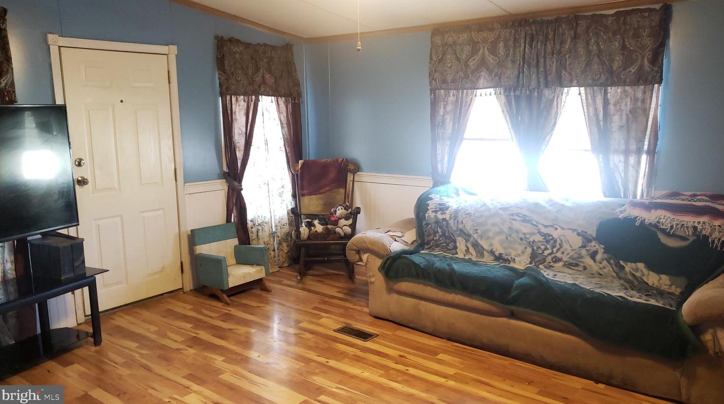 23 Green Acres Trailer Ct, Lebanon, PA 17046-9217