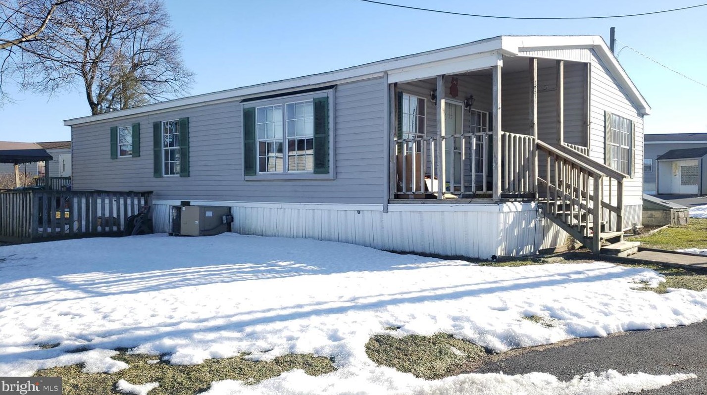 23 Green Acres Trailer Ct, Lebanon PA 17046-9222 exterior