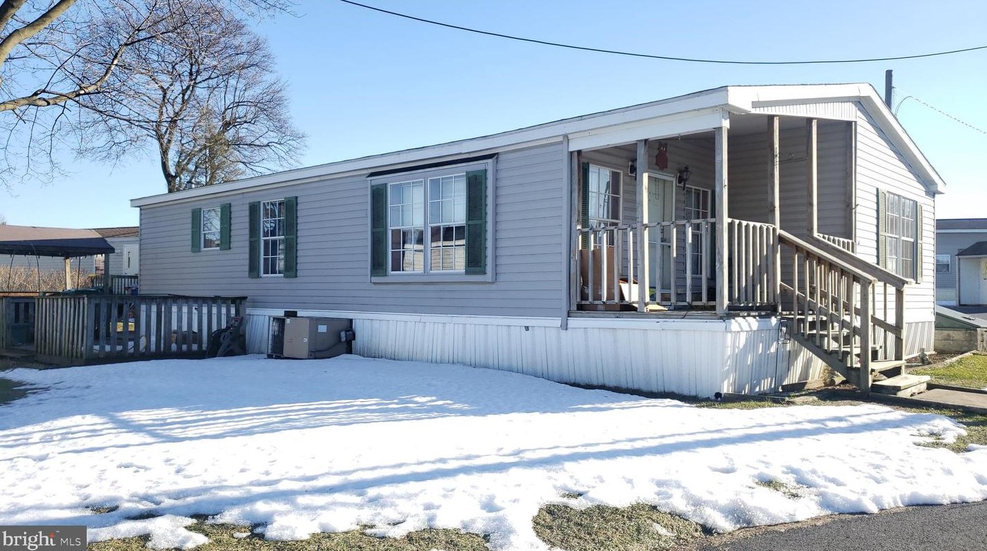 23 Green Acres Trailer Ct, Lebanon PA 17046-9222 exterior