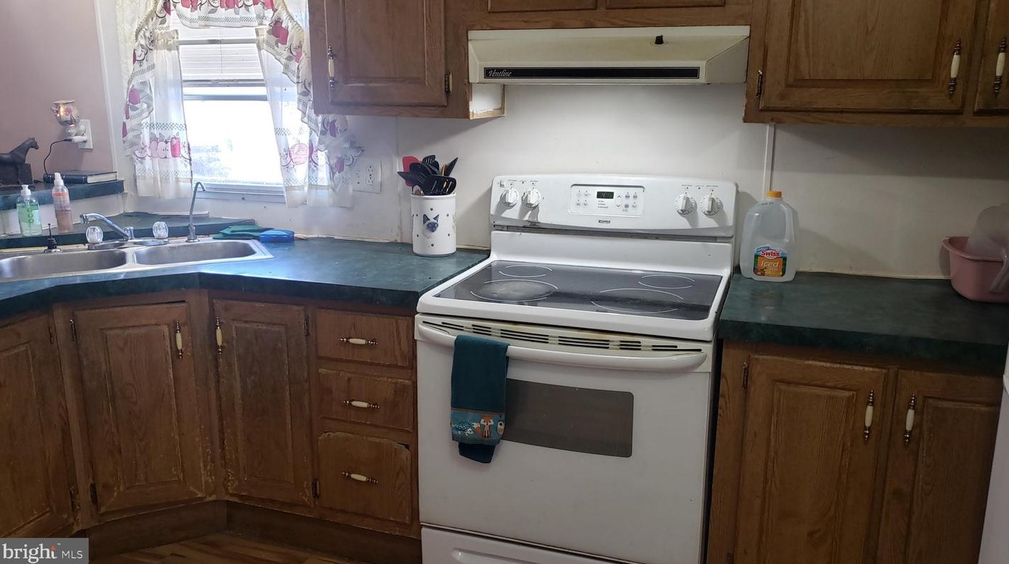 23 Green Acres Trailer Ct, Lebanon PA 17046-9222 exterior