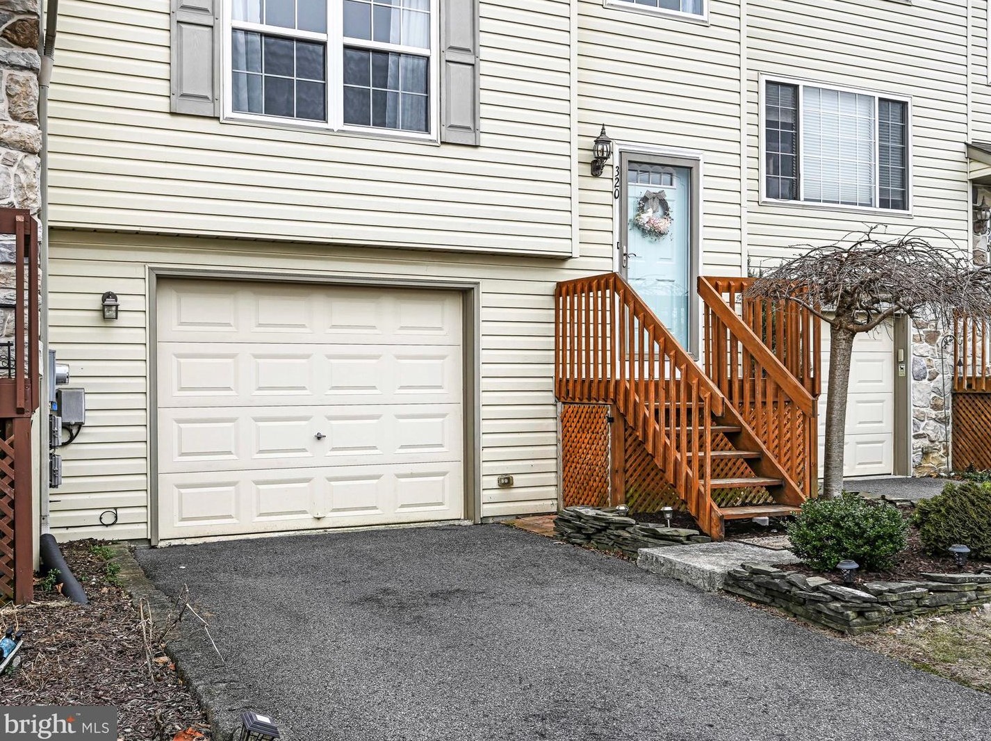 320 Pamela Ln, Lebanon, PA 17042-8948