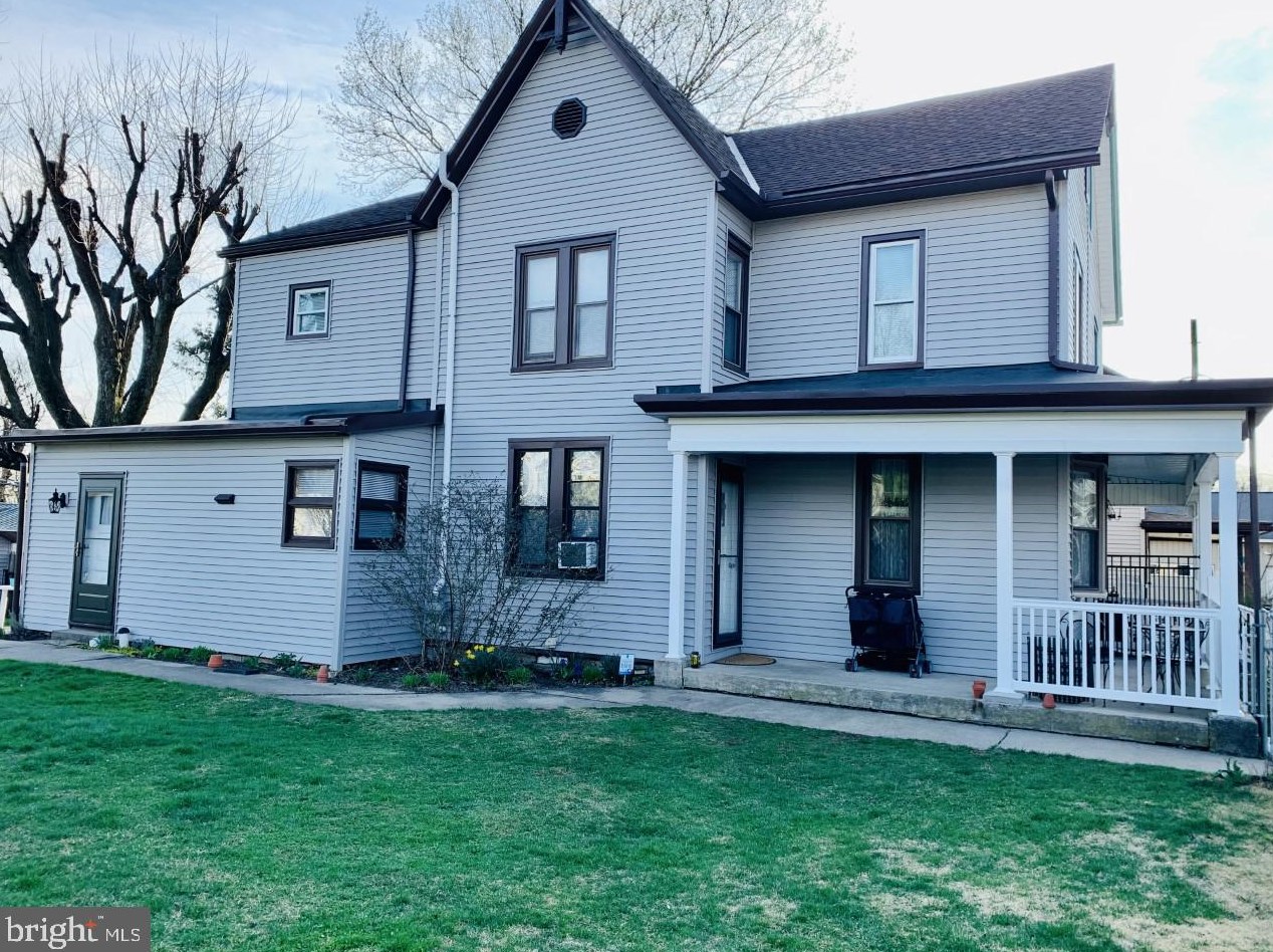 624 Pine St, Lebanon, PA 17046-4252