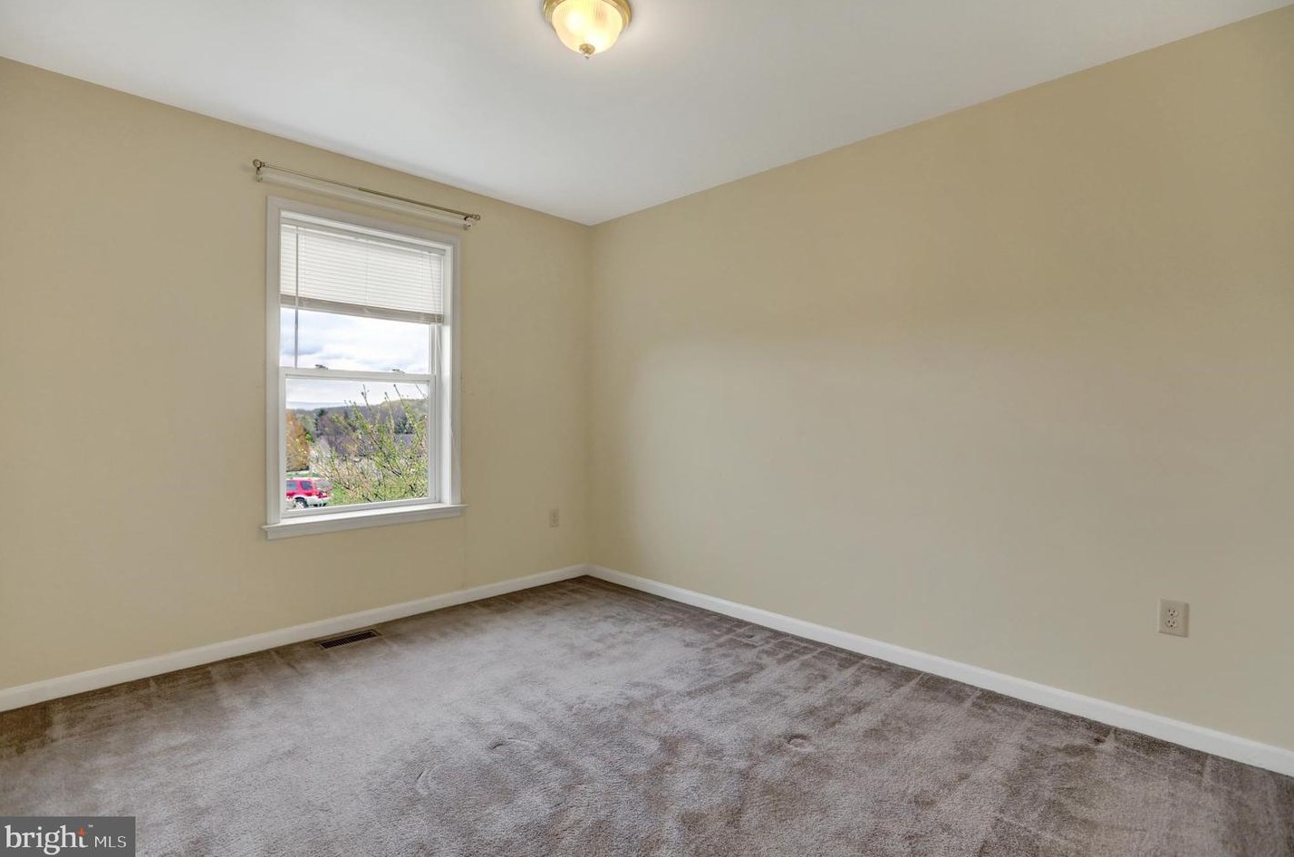 2320 Pine Grove St, Lebanon, PA 17046-7884