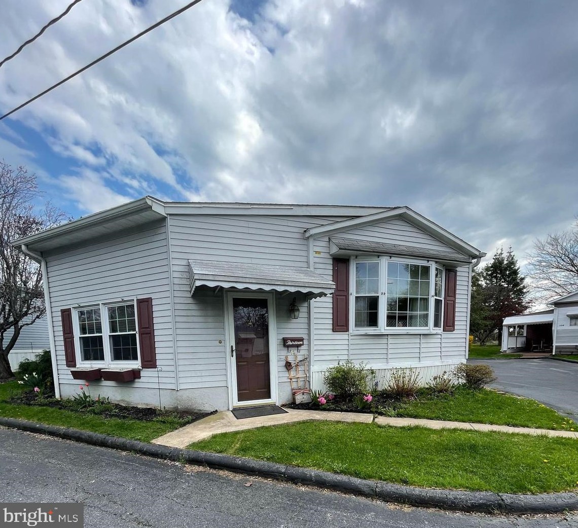 13 David Dr, Lebanon, PA 17046