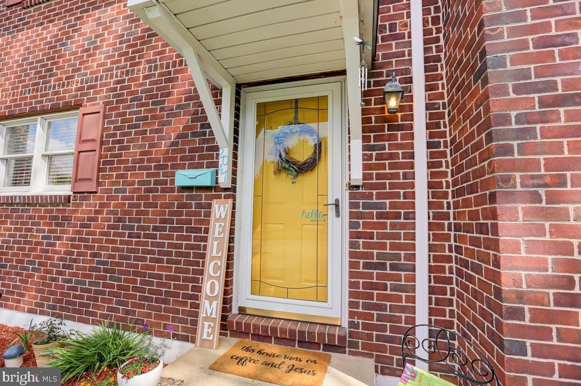 2047 Center St, Lebanon, PA 17042-4442