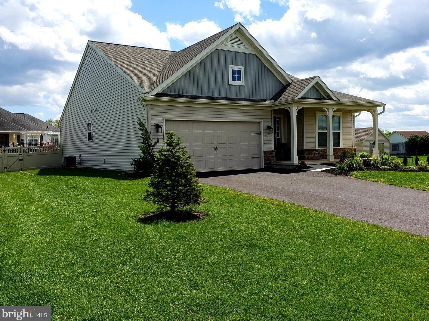 261 Homestead Dr, Lebanon, PA 17042-7969