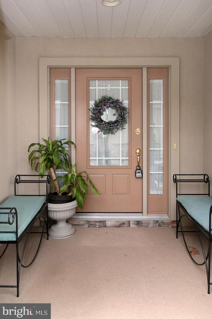 1047 English Dr, Lebanon PA  17042-9267 exterior