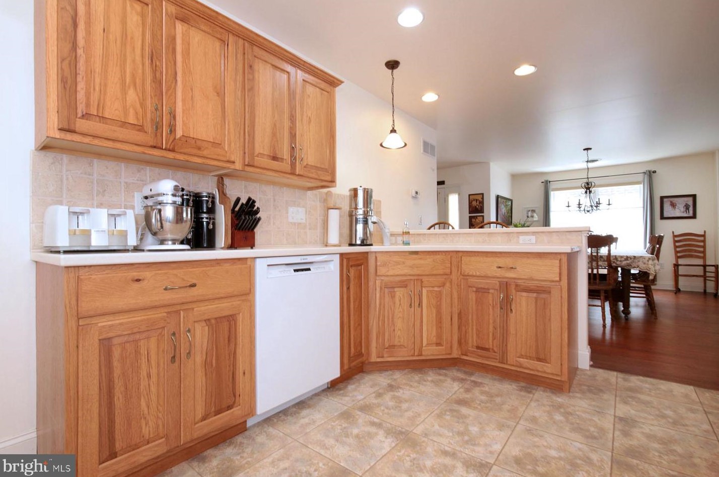 1047 English Dr, Lebanon PA  17042-9267 exterior