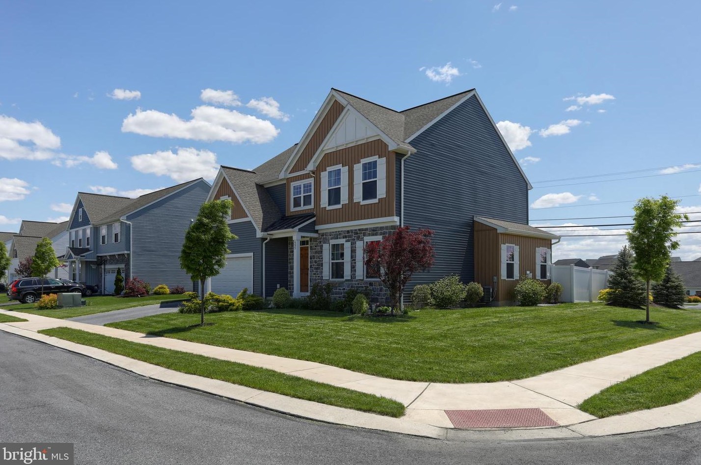 695 Fieldstone Dr, Bellegrove, PA 17003