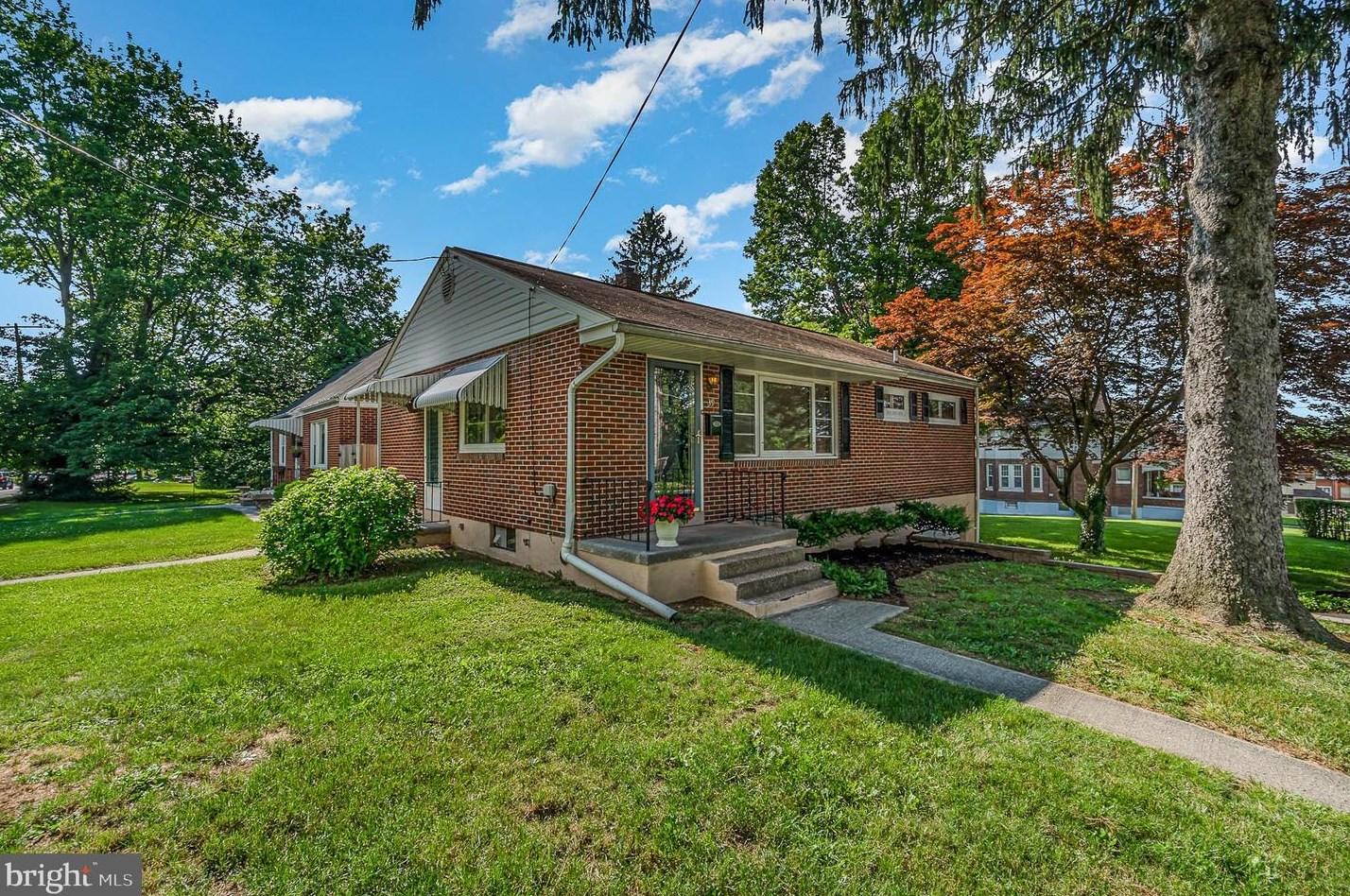 39 1st Ave, Lebanon, PA 17042-5406