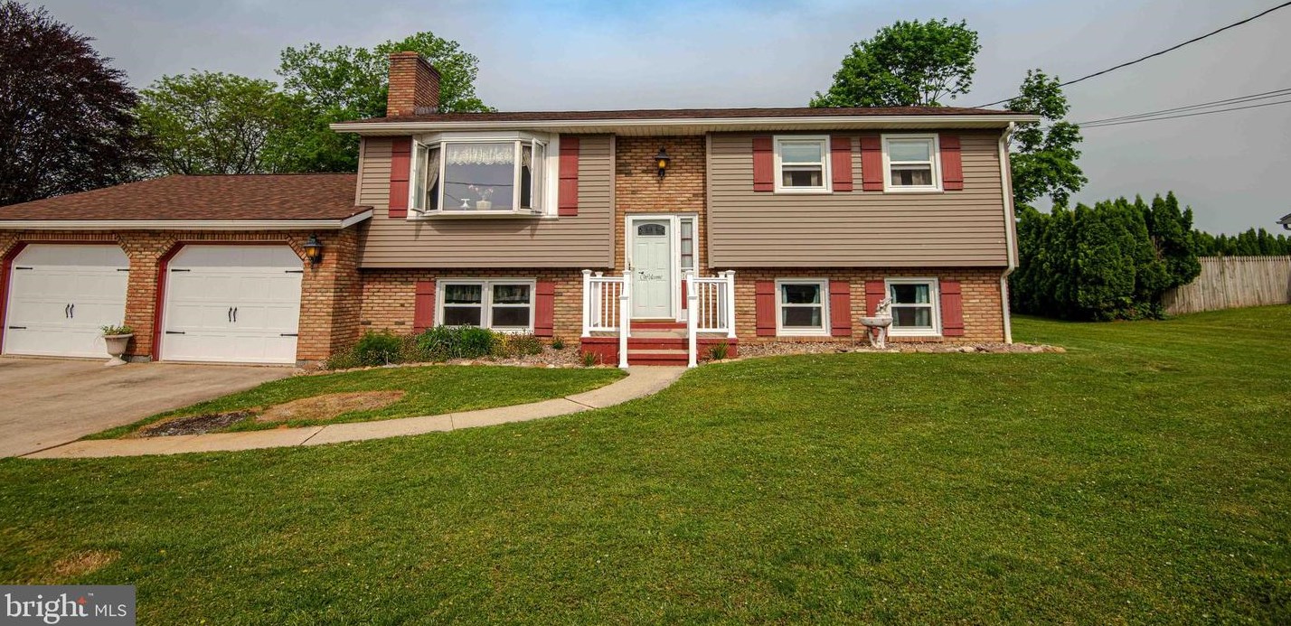 109 N Race St, Richland, PA 17087