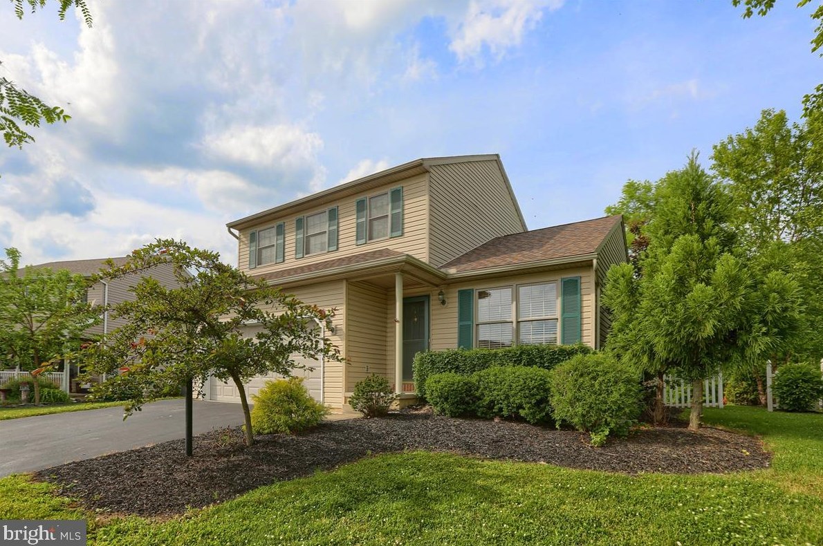 7 Lambs Ln, Bordnersville, PA 17038-9419