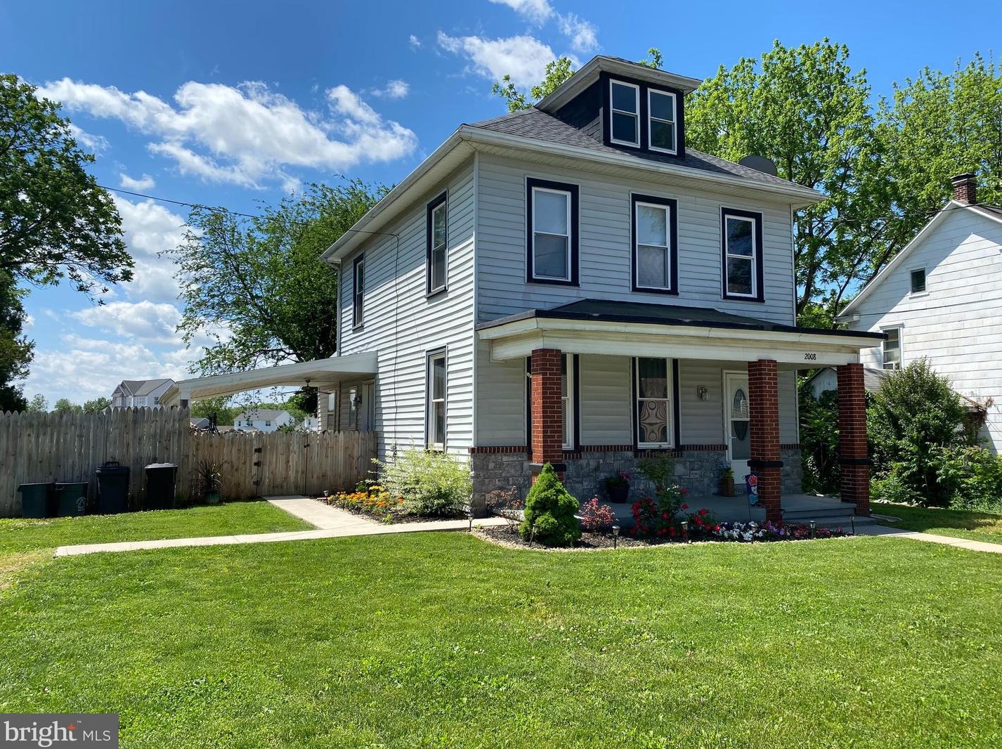 2008 Penn St, Lebanon, PA 17042-5771