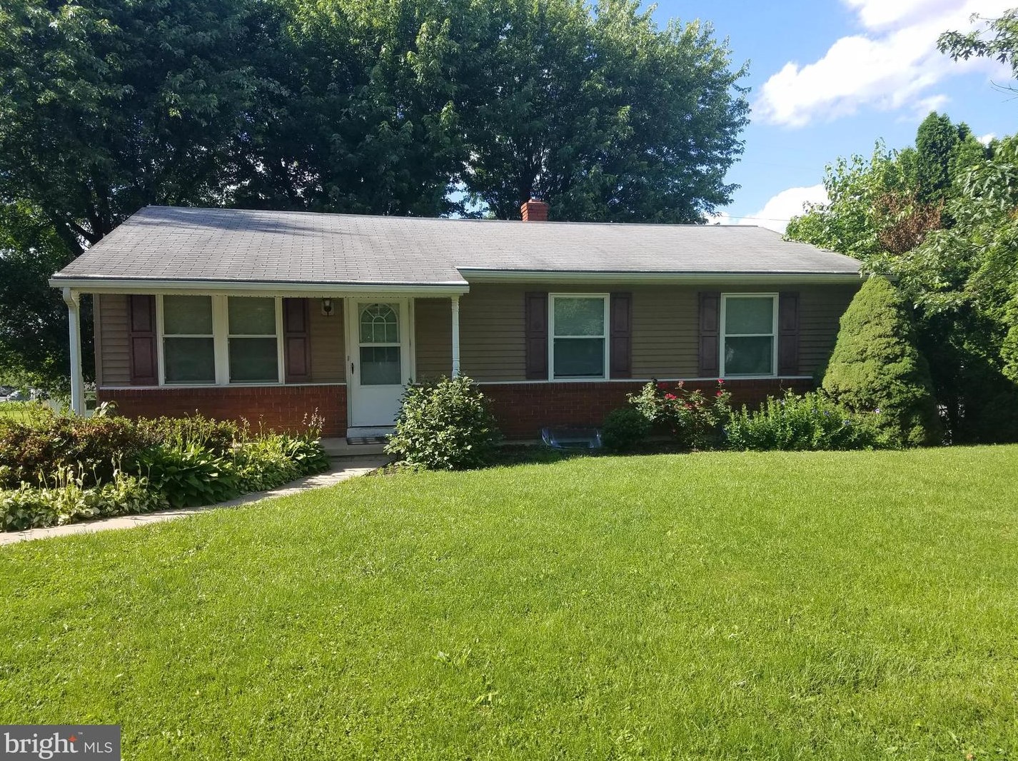 2181 Cloverfield Dr, Lebanon, PA 17046-1846