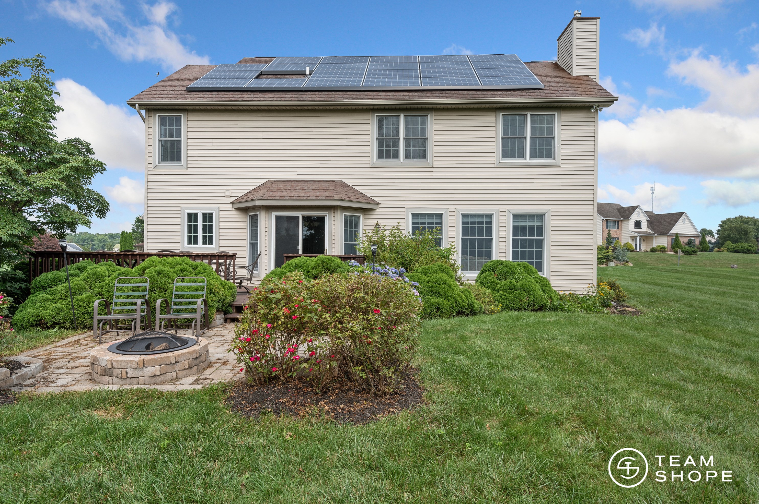 1608 Colonial Cir, Lebanon, PA 17046-1964