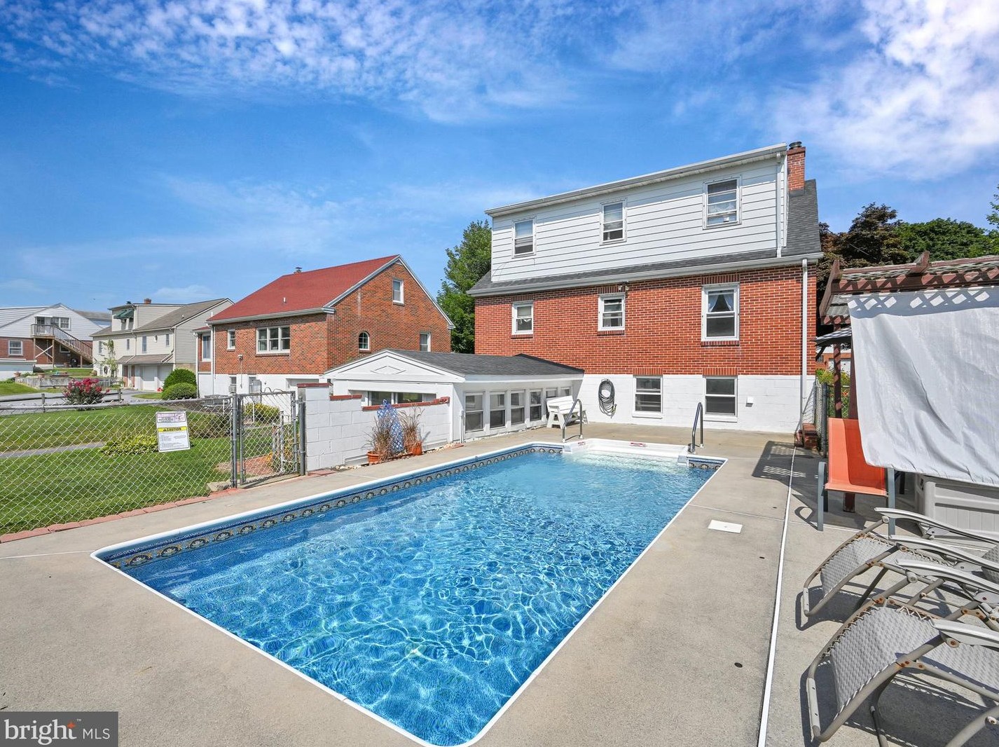 911 Smith Ave, Lebanon, PA 17042-7143