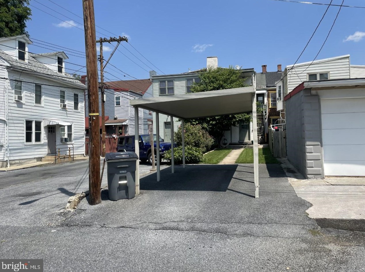 25 4th St, Lebanon, PA 17042-5304