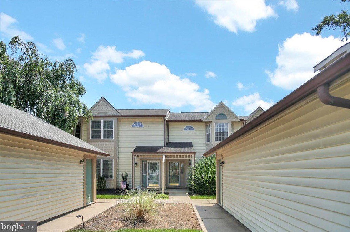 36 Shady Ln, Bellegrove, PA 17003-9302