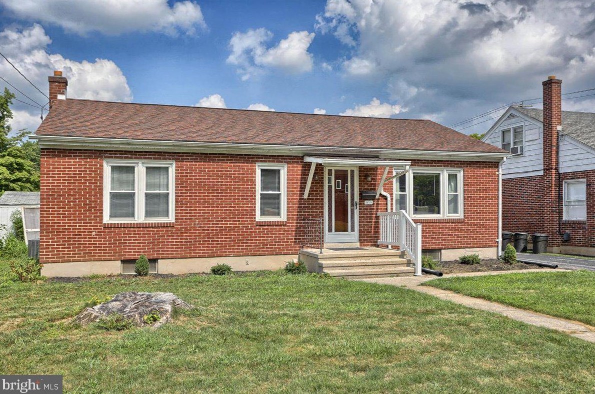 810 1st Ave, Lebanon, PA 17042-7703