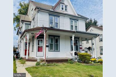 647 Maple Street - Photo 1