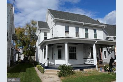 205 E Cherry Street - Photo 1