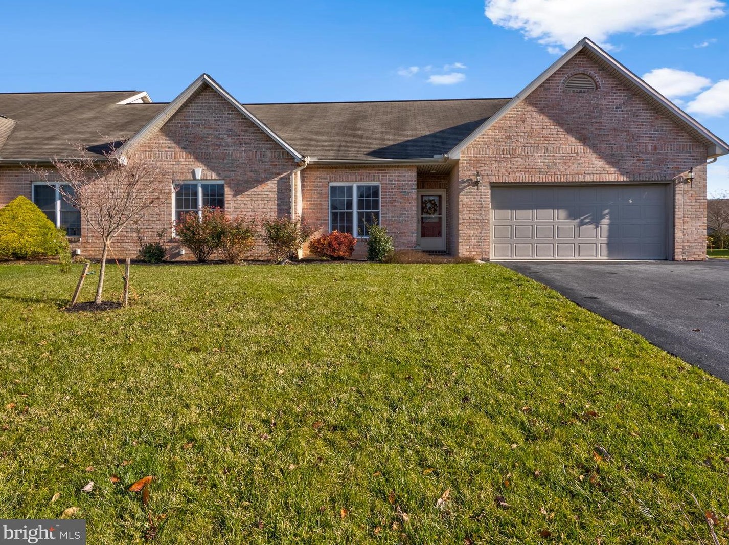32 Windsor Way, Bellegrove, PA 17003-8640