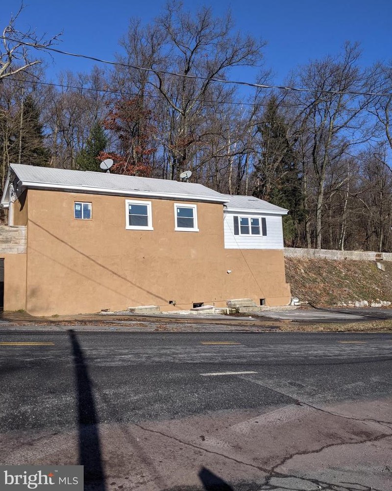 317 Pennsylvania Ave, Yatesville, PA 17976-1341
