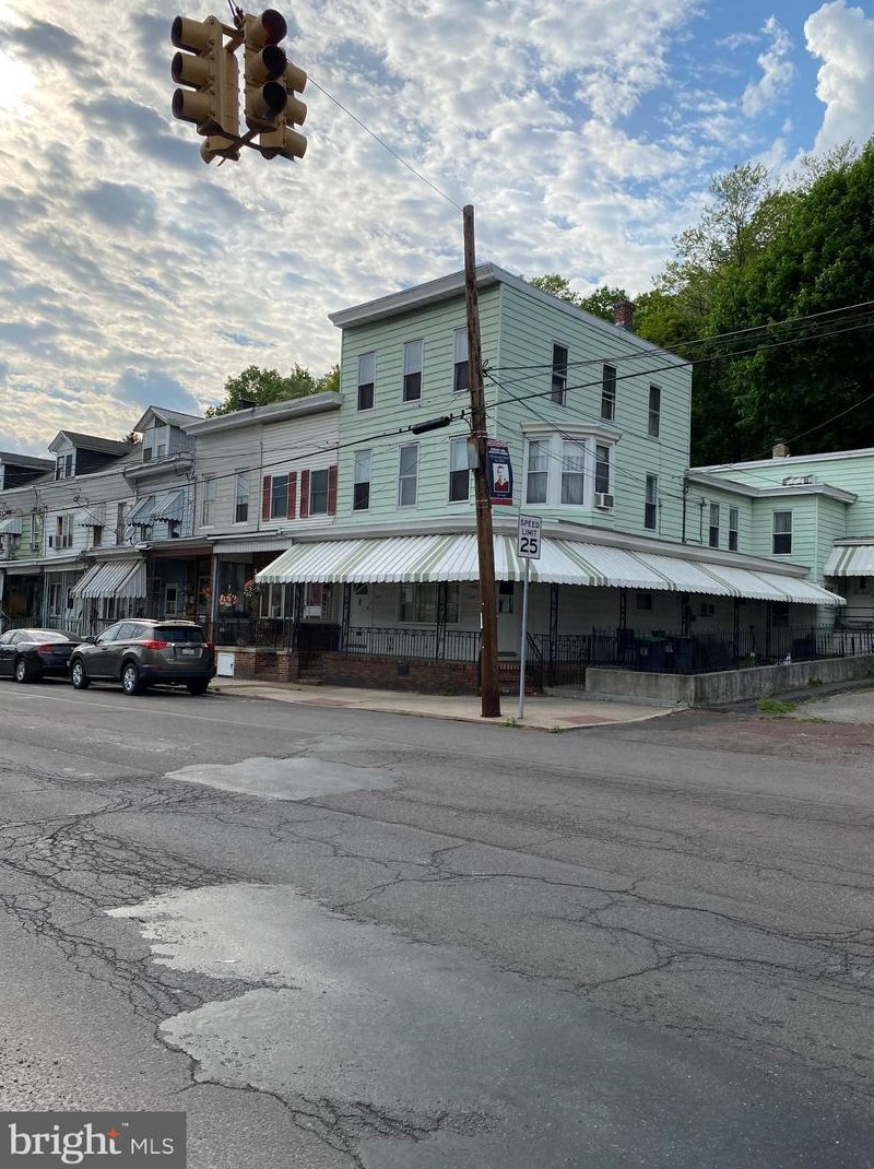 1137-1139 Centre Street E, Glendon, PA 17948