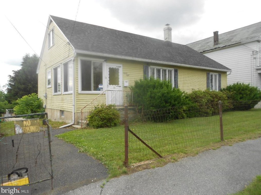 28 N Spencer St, Frackville, PA 17931