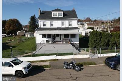 327 Main - Photo 1