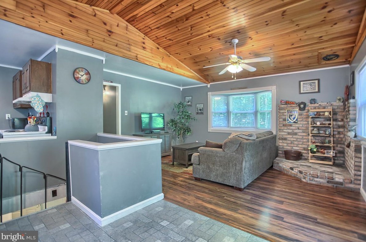 2348 Spear Cv, Brommerstown, PA 17922-9414